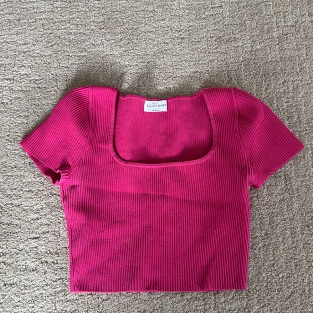 Aritzia Fuchsia Ribbed Crop Top